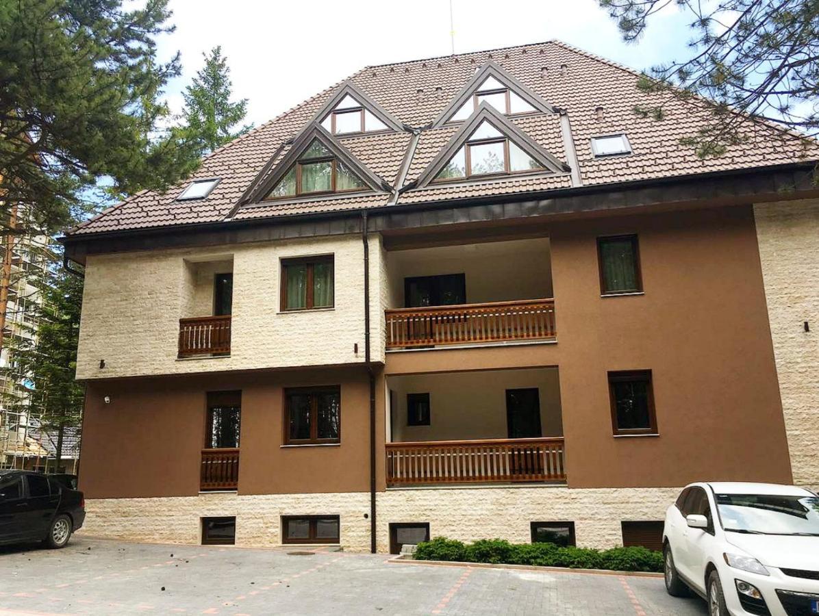 Apartament Lovac *