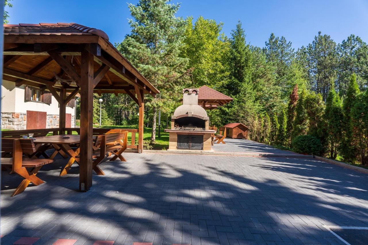 Apartament Lovac *