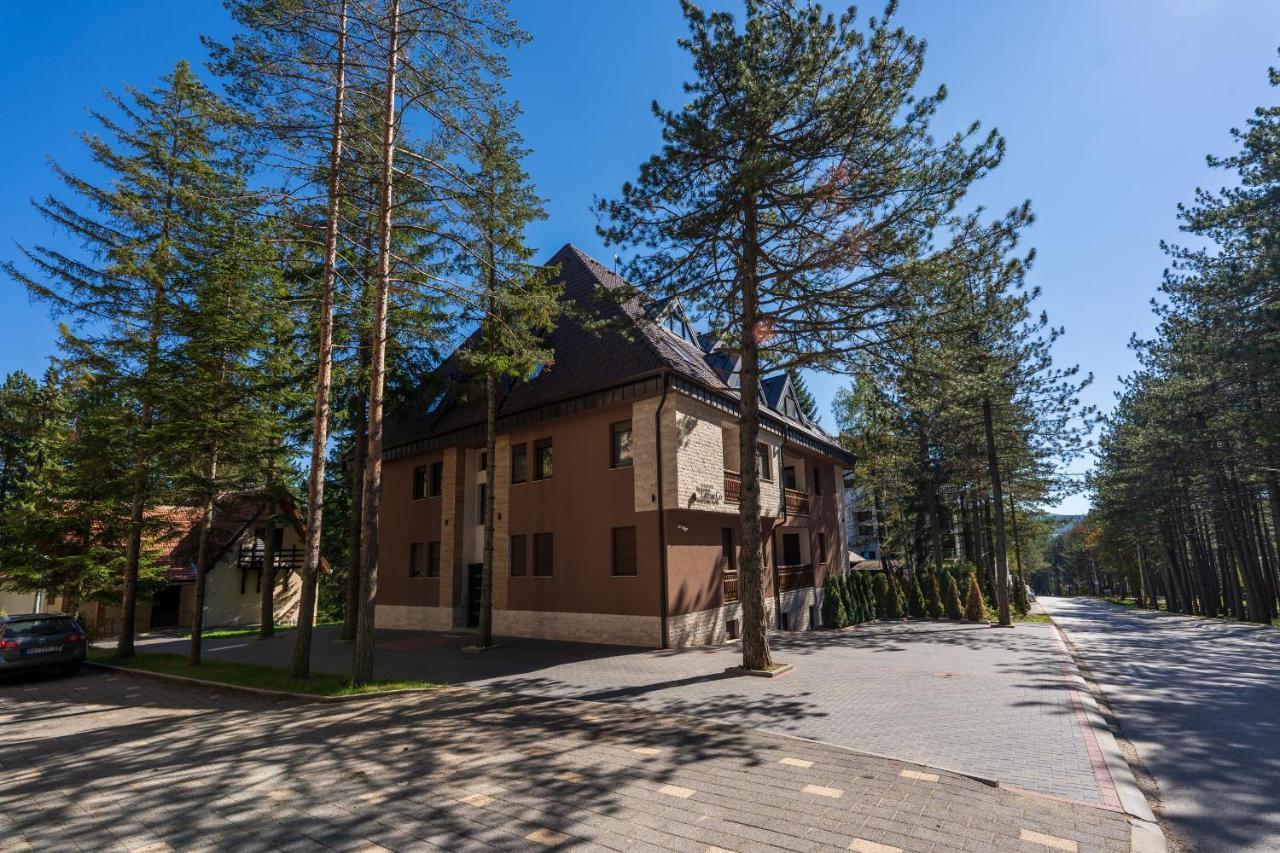 Apartament Lovac *