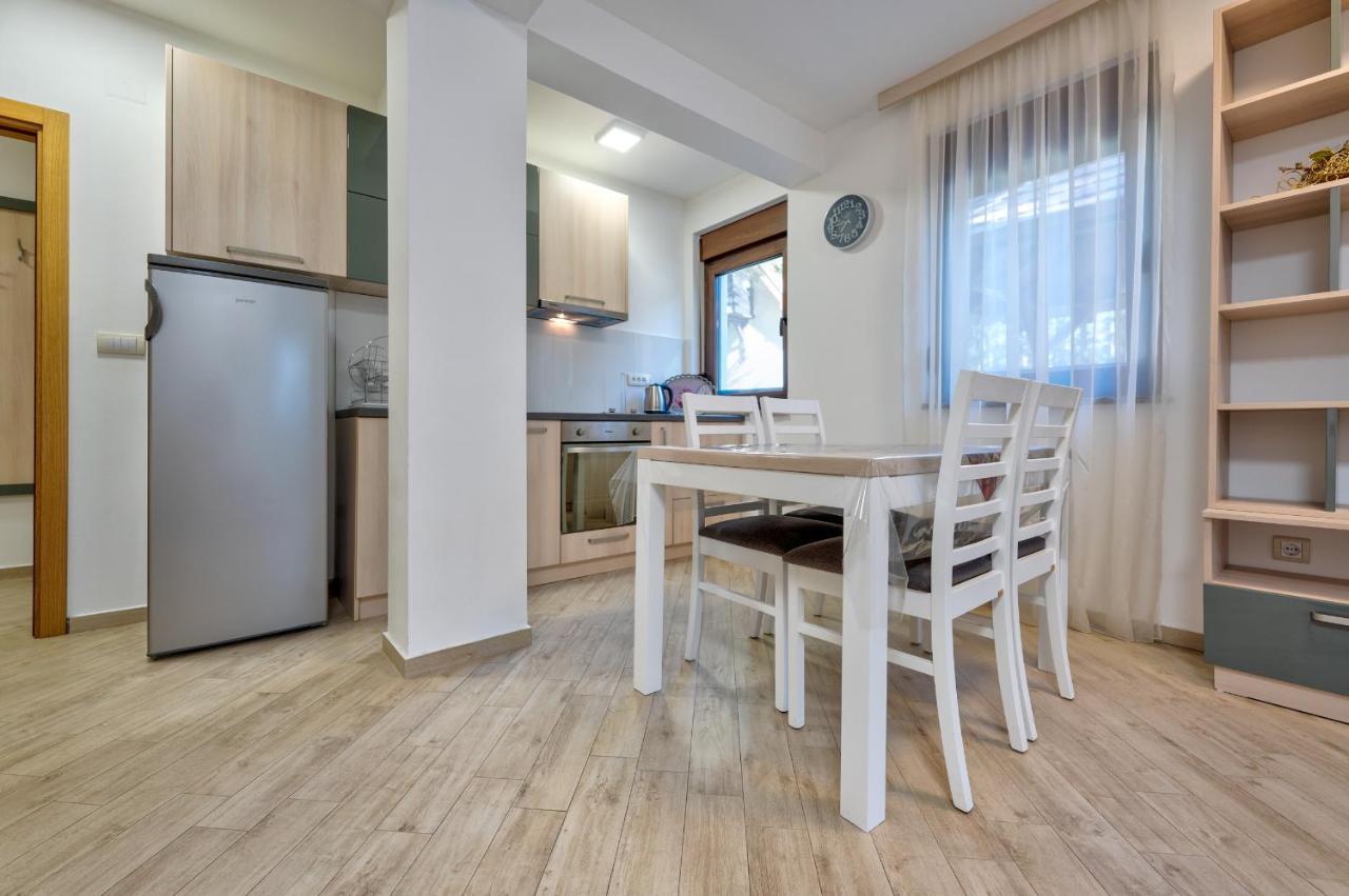 Apartament Lovac *
