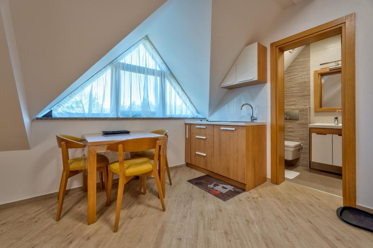 Apartament Lovac *